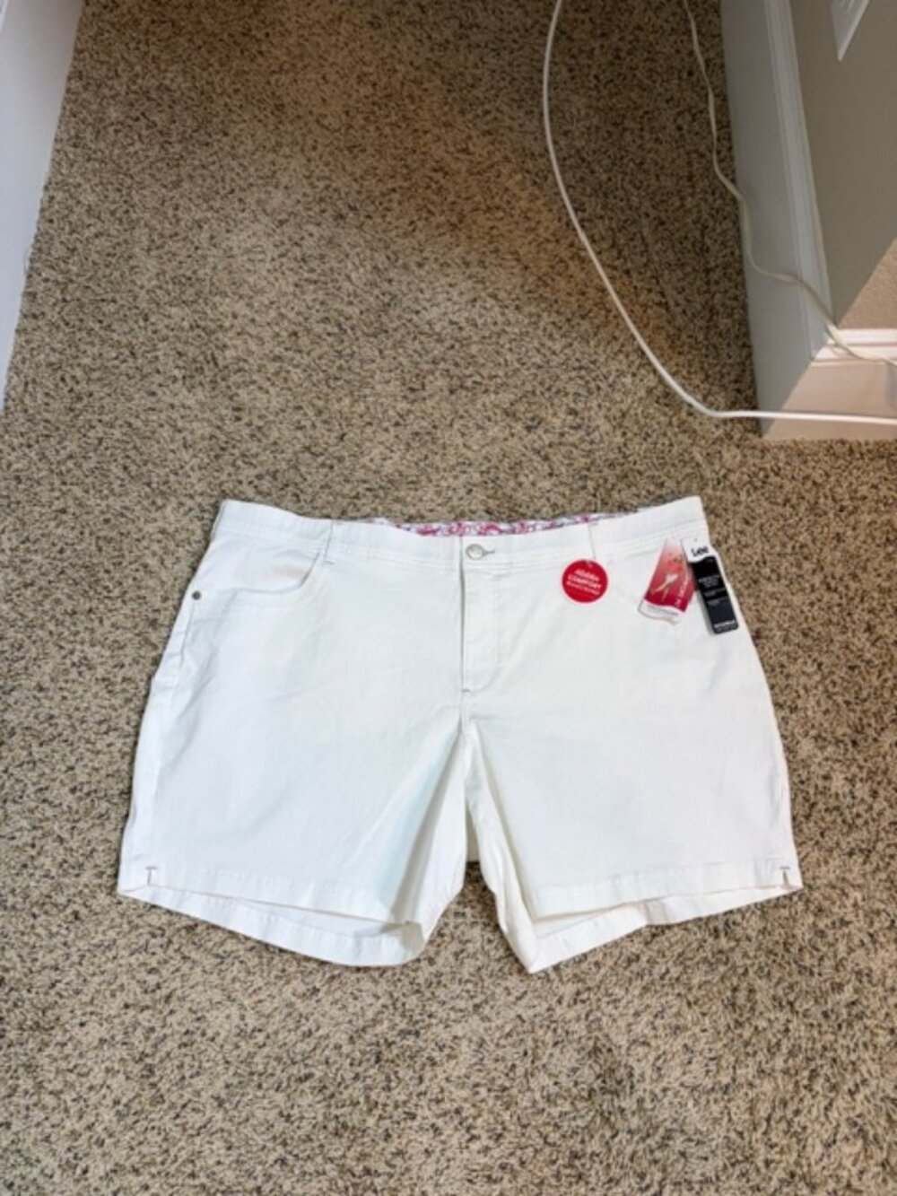 NWT Lee Women’s Comfort Fit Medium Shorts Stretch Waistband sz 24
